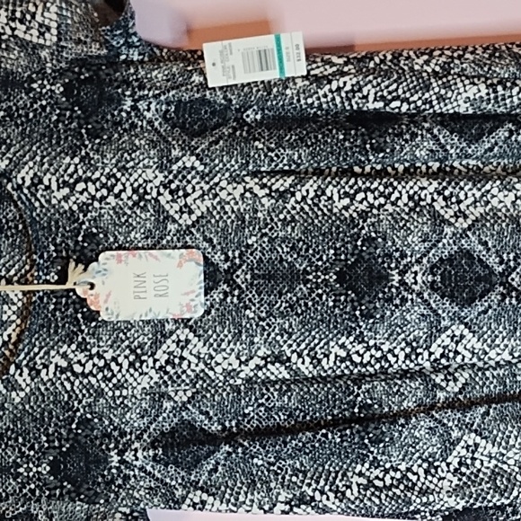 Adorable DRESS 👗 - Picture 3 of 8